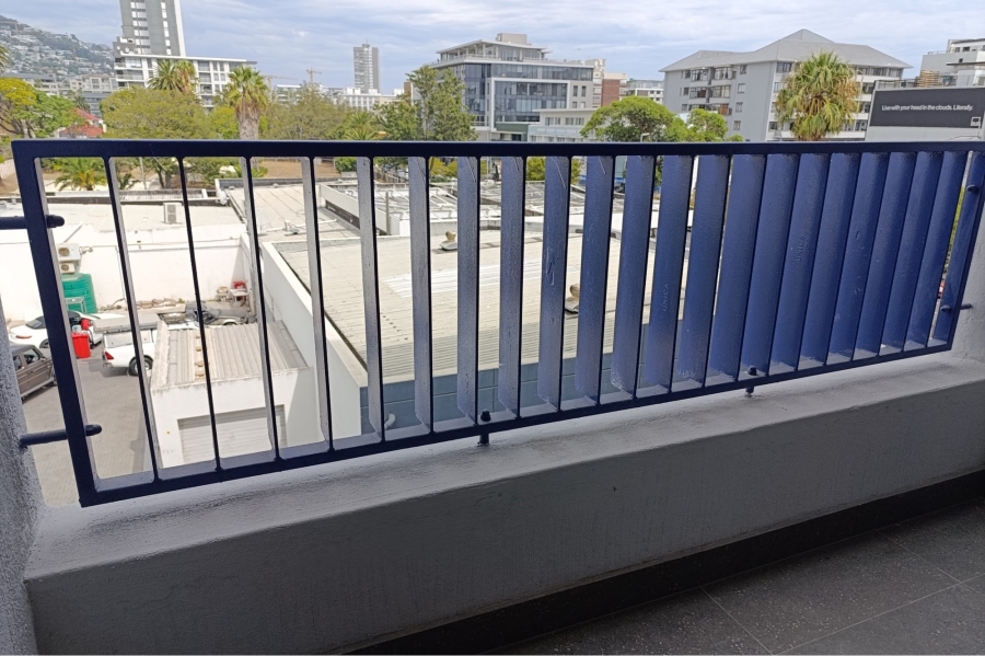0 Bedroom Property for Sale in Sea Point Western Cape